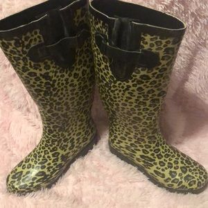 Cheetah rain boots